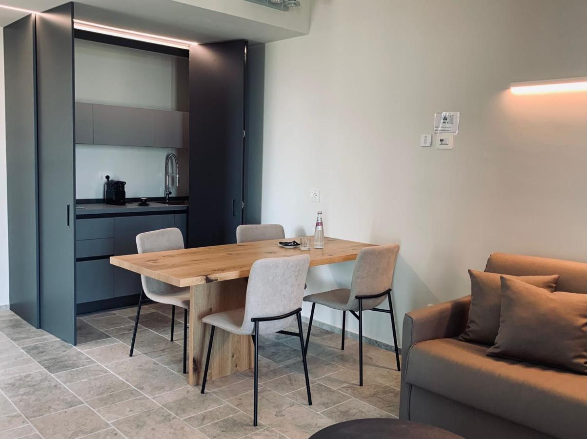 Piccola Maesta' Boutique Rooms ชิวิตาโนวา มาร์เค ภายนอก รูปภาพ