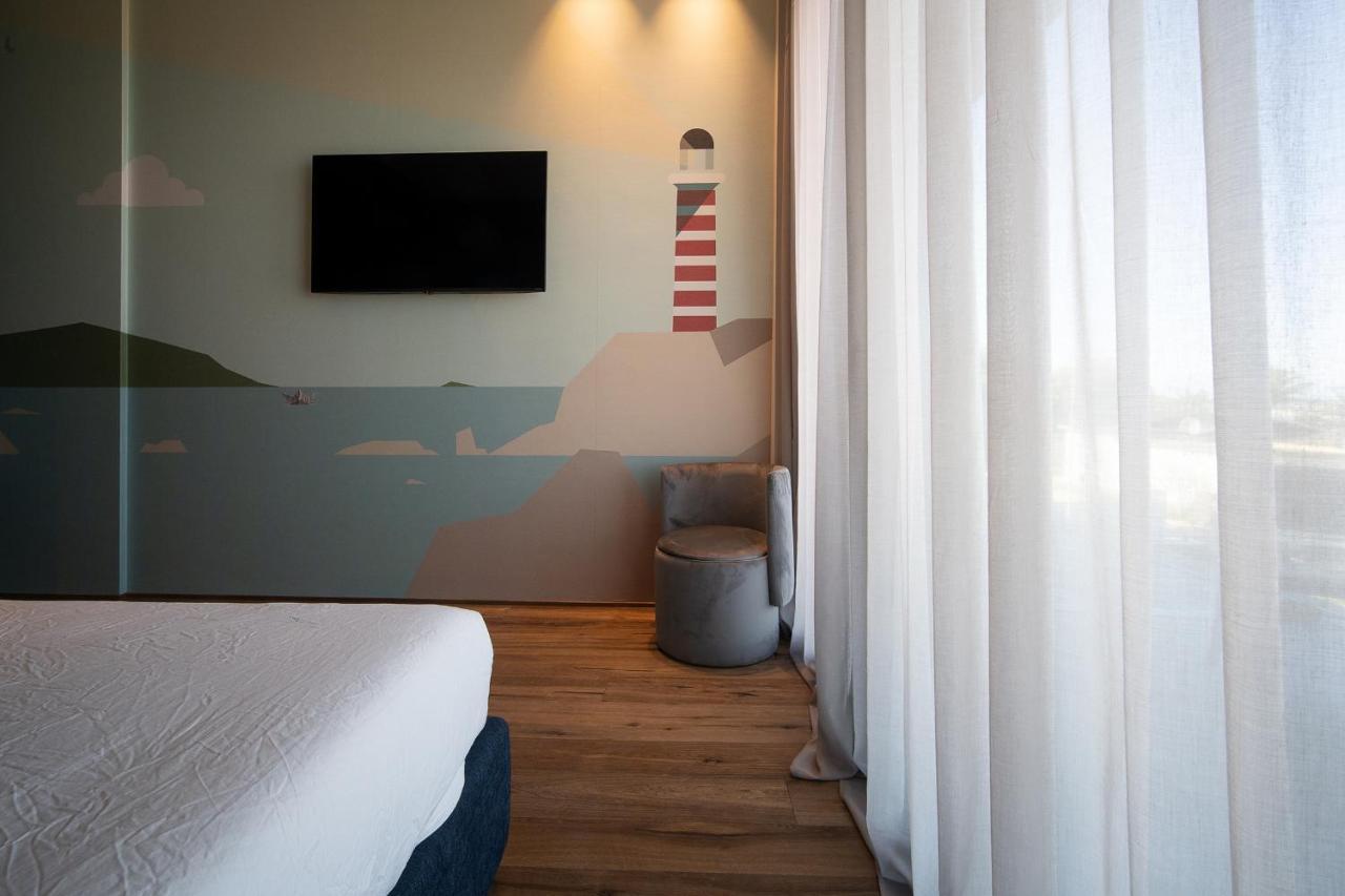 Piccola Maesta' Boutique Rooms ชิวิตาโนวา มาร์เค ภายนอก รูปภาพ