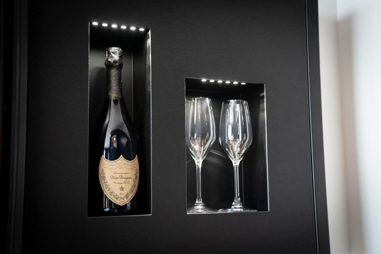 Piccola Maesta' Boutique Rooms ชิวิตาโนวา มาร์เค ภายนอก รูปภาพ