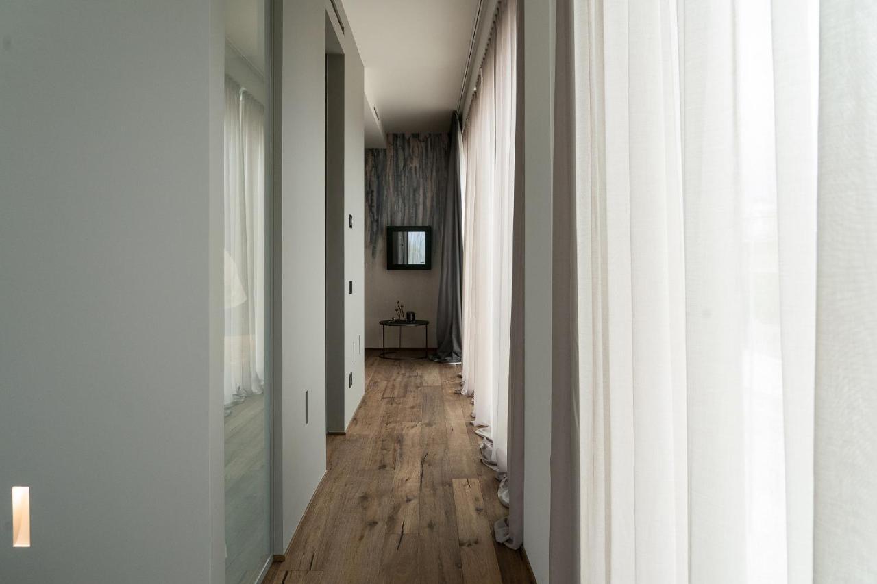 Piccola Maesta' Boutique Rooms ชิวิตาโนวา มาร์เค ภายนอก รูปภาพ