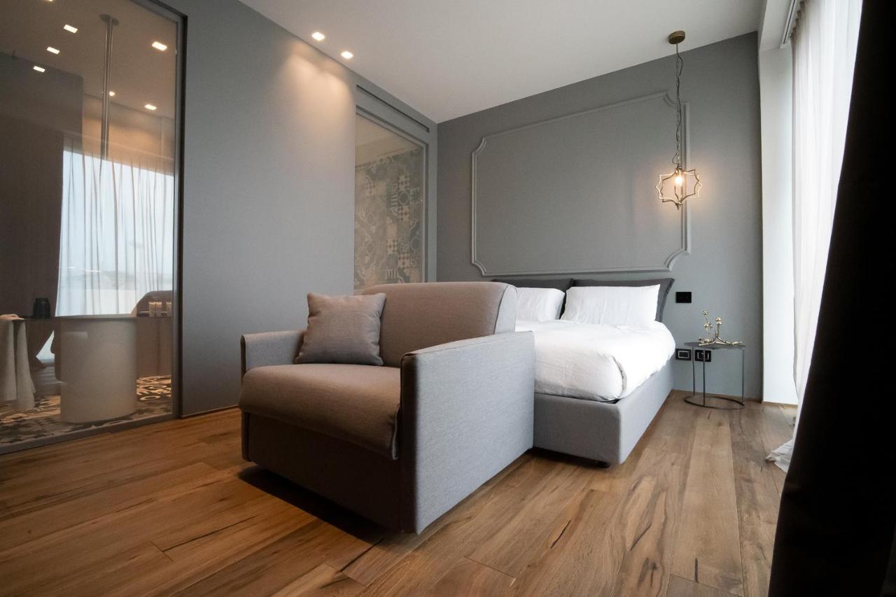 Piccola Maesta' Boutique Rooms ชิวิตาโนวา มาร์เค ภายนอก รูปภาพ